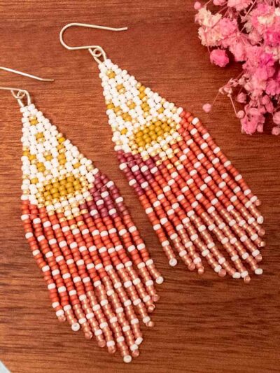 Fringe earrings with a sin rising